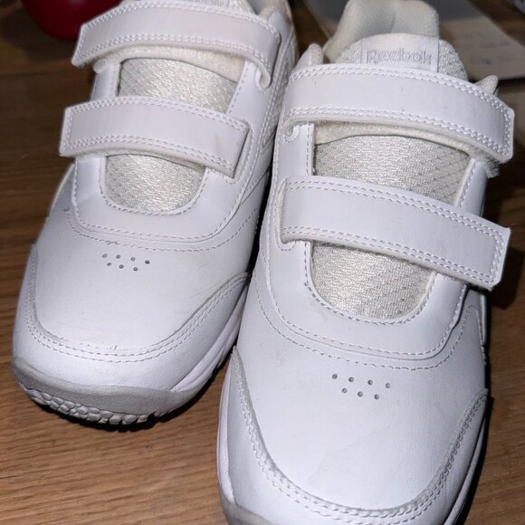 Reebok Women's Work N Cushion White Walking Shoe with Velcro Fasteners size 7.5 - Picture 3 of 6